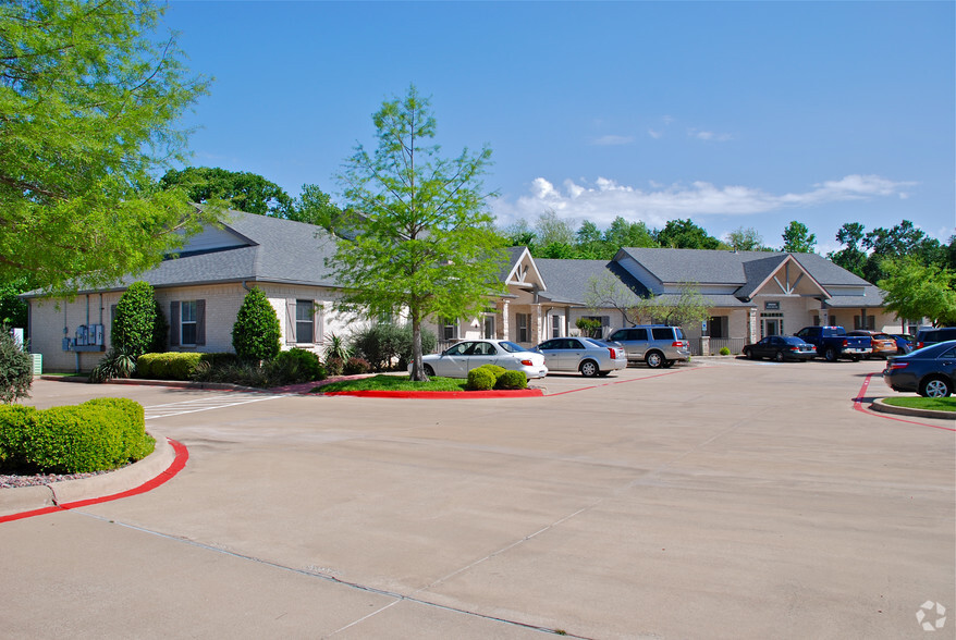 2605 Sagebrush Dr, Flower Mound, TX for lease - Primary Photo - Image 1 of 8