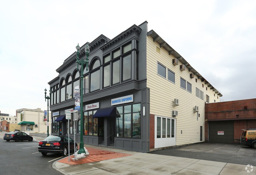 140 Erie Blvd, Schenectady, NY à louer - Photo du bâtiment - Image 2 de 4