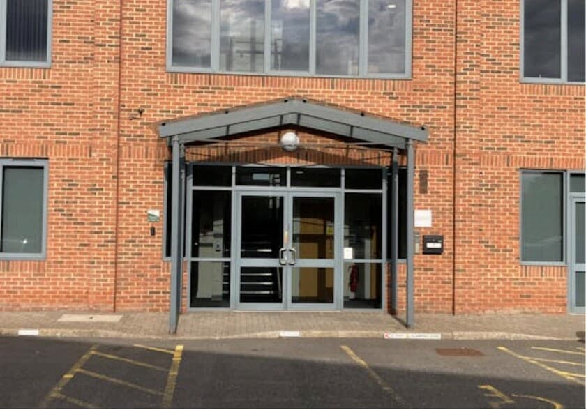 Bell Ln, Amersham for lease - Building Photo - Image 3 of 5