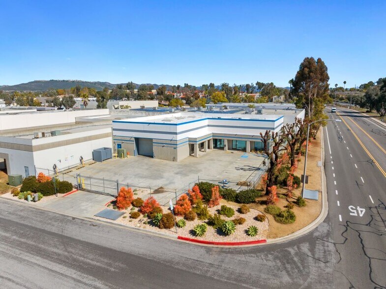 293 Venture St, San Marcos, CA à louer - Photo du bâtiment - Image 3 de 6