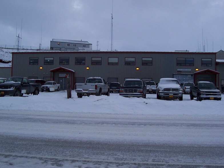 2568 Airport Beach Rd, Dutch Harbor, AK à vendre - Photo du bâtiment - Image 2 de 7