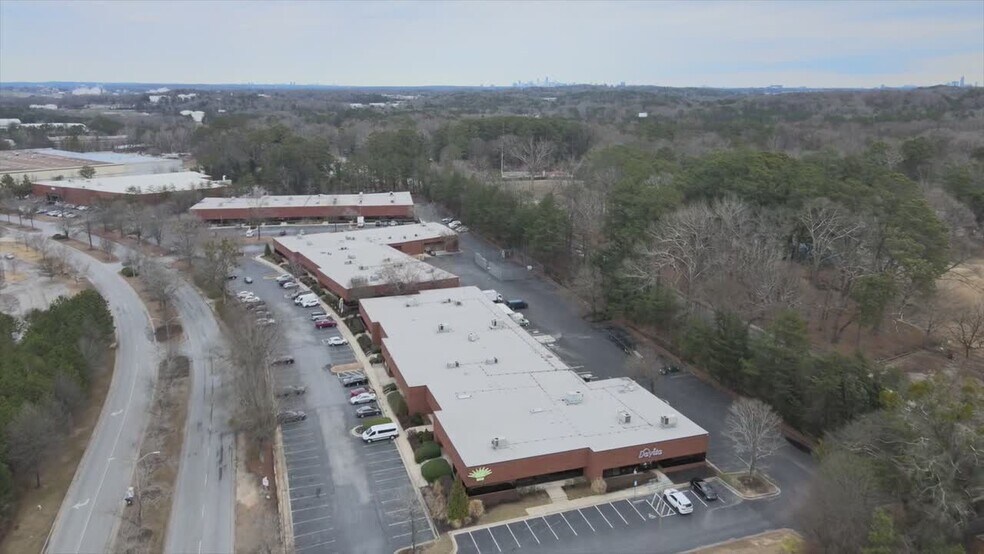 3201 Atlanta Industrial Pky NW, Atlanta, GA à louer - Vidéo sur l’inscription commerciale - Image 2 de 5