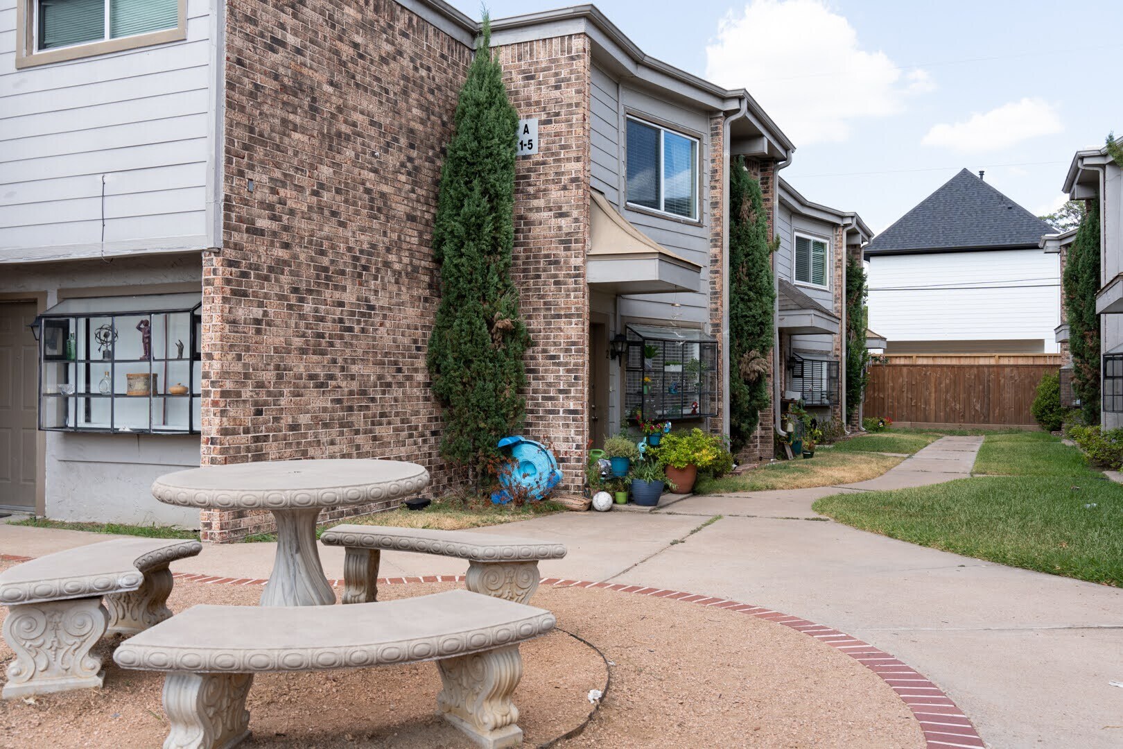 1518 Wirt Rd, Houston, TX à vendre Photo du bâtiment- Image 1 de 9