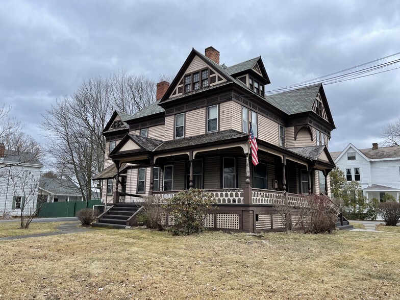 1 E High St, Ballston Spa, NY à vendre - Photo du bâtiment - Image 1 de 1