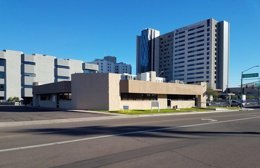 1002 E McDowell Rd, Phoenix, AZ à louer - Photo du bâtiment - Image 1 de 3