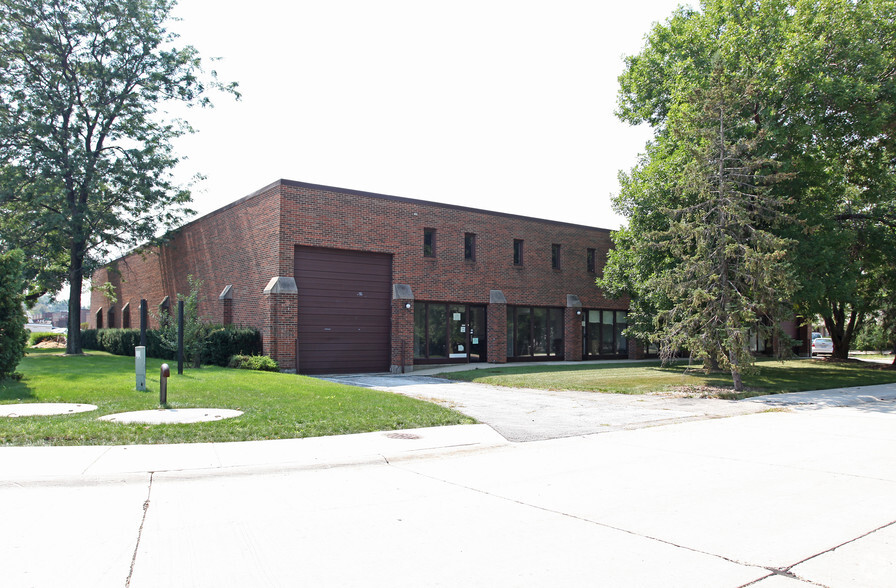 2905-2909 MacArthur Blvd, Northbrook, IL for lease - Primary Photo - Image 1 of 5