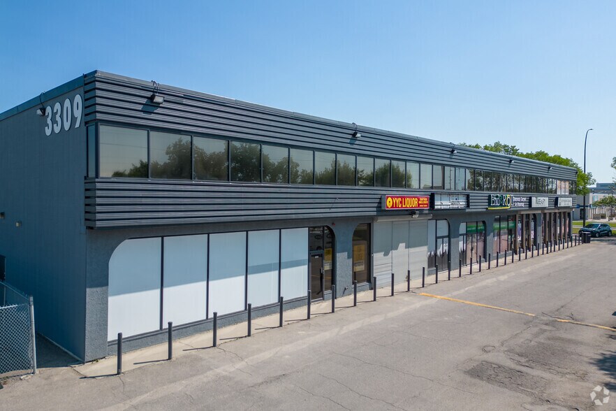 1920-1932 32 Av NE, Calgary, AB à vendre - Photo du bâtiment - Image 1 de 1