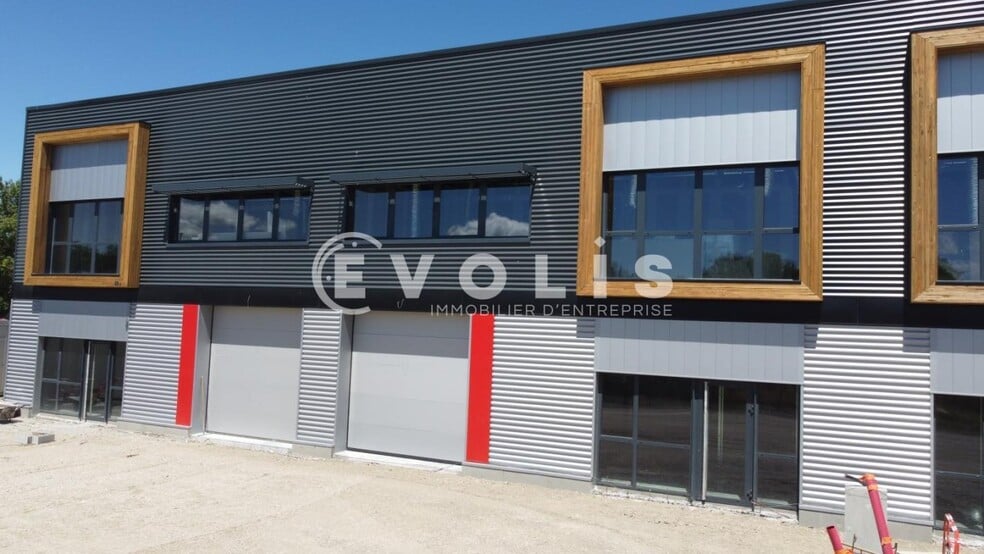 Flex in Manosque for lease - Building Photo - Image 3 of 7