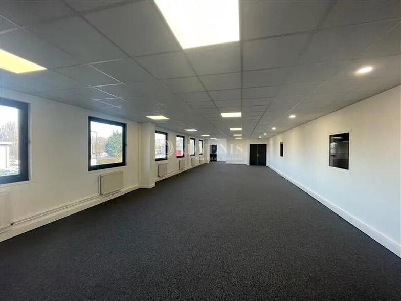 Office in Lisses for lease - Interior Photo - Image 3 of 3