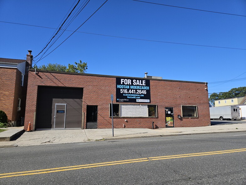 454 Meacham Ave, Elmont, NY for sale - Building Photo - Image 1 of 24