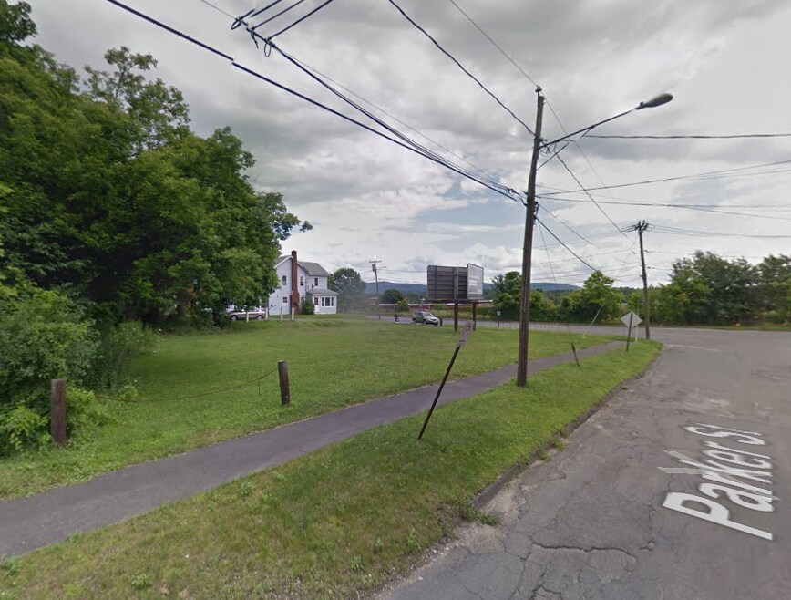 Parker St, Pittsfield, MA à vendre Photo principale- Image 1 de 7