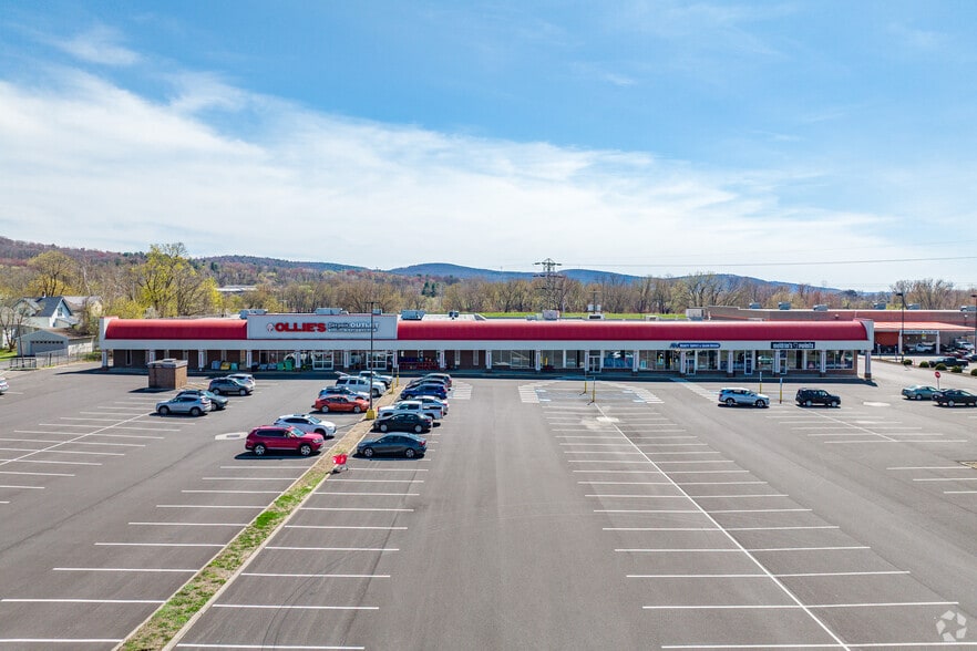 798 Main St, Johnson City, NY for lease - Building Photo - Image 3 of 5
