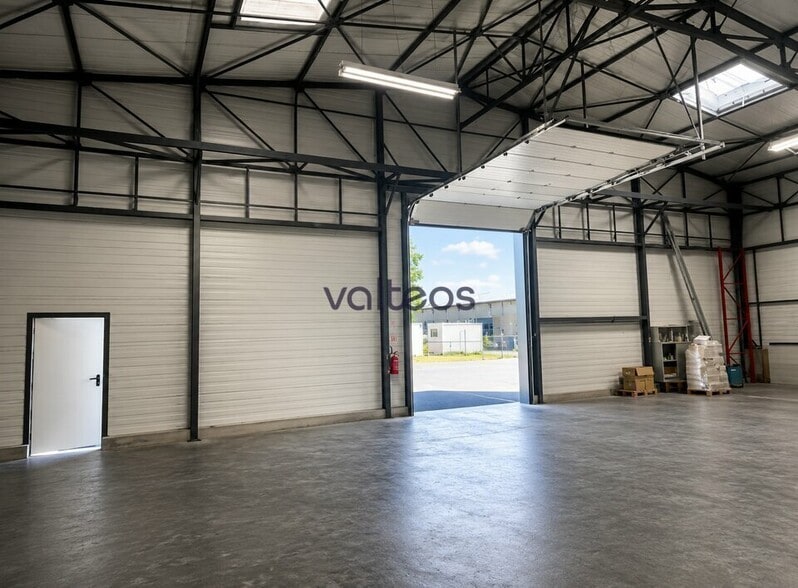 Flex in Toulouse for lease - Interior Photo - Image 2 of 2