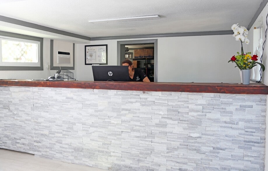 14711 Gulf Blvd, Madeira Beach, FL for sale - Building Photo - Image 2 of 31