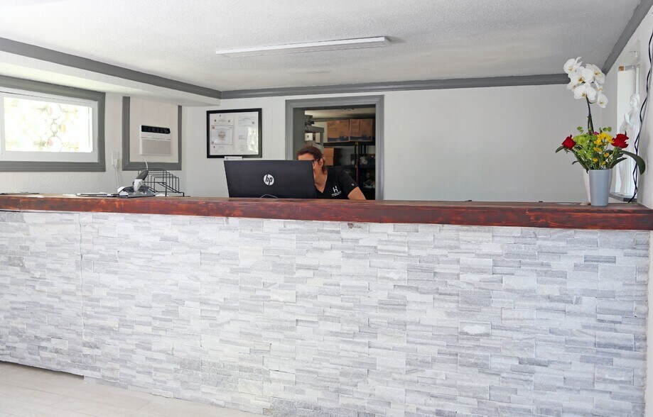 14711 Gulf Blvd, Madeira Beach, FL à vendre - Photo du bâtiment - Image 2 de 31