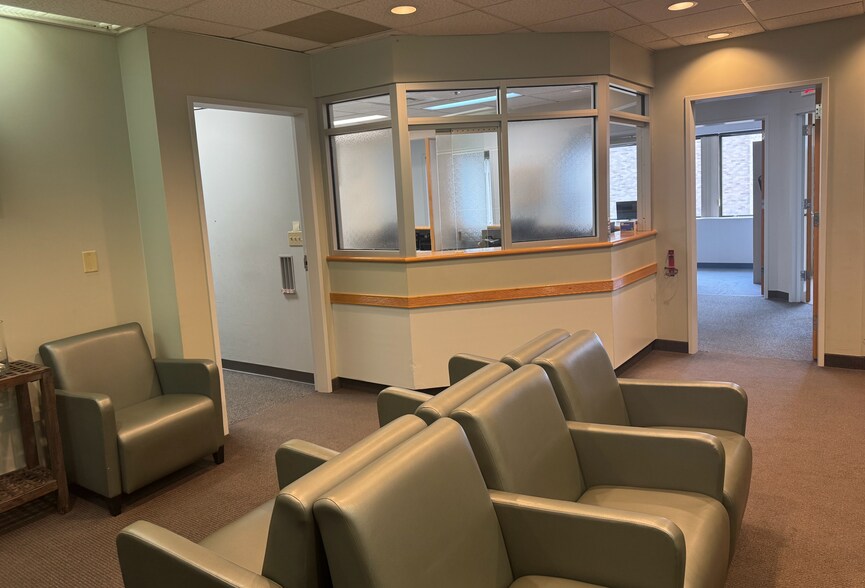 299 Carew St, Springfield, MA à vendre - Photo du bâtiment - Image 2 de 7