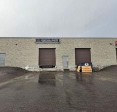 1250-1274 Eglinton Ave E, Mississauga, ON à louer Photo du bâtiment- Image 1 de 7