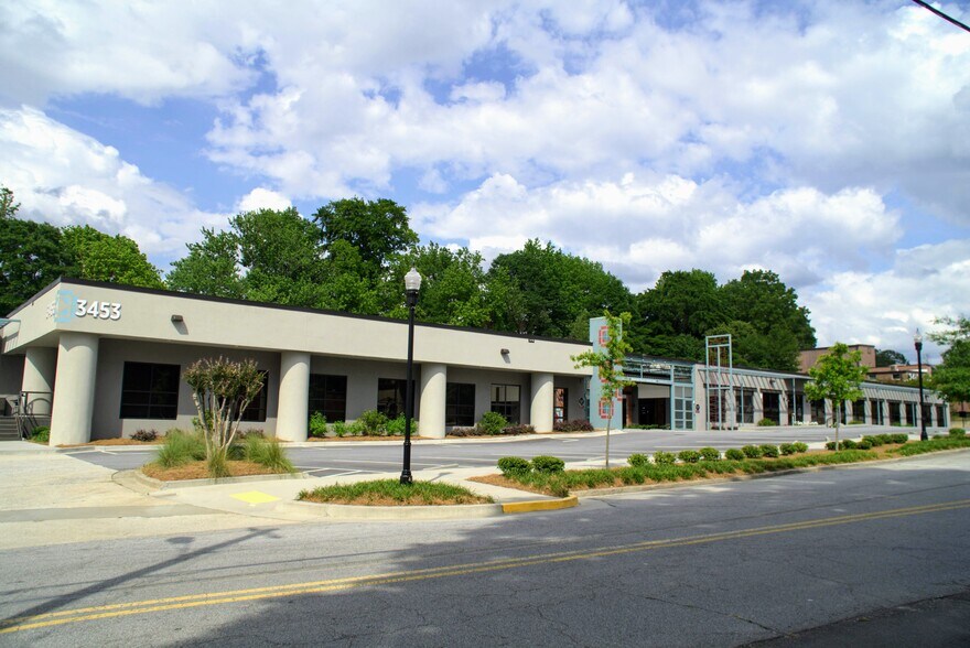 3453 Pierce Dr NE, Chamblee, GA à vendre - Photo du bâtiment - Image 2 de 10