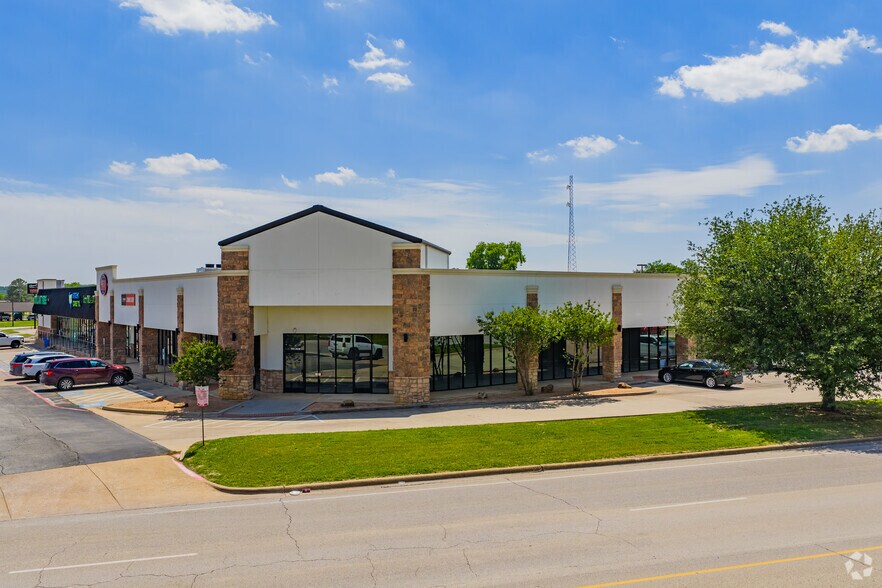 605 Northwest Pky, Azle, TX for lease - Building Photo - Image 3 of 11