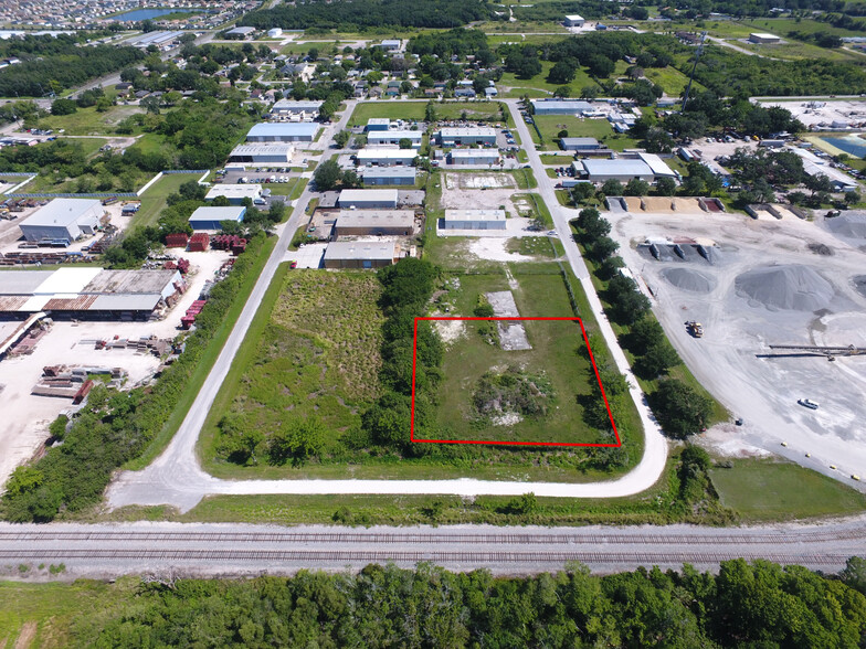 1904 13th St E, Palmetto, FL for sale - Primary Photo - Image 1 of 1