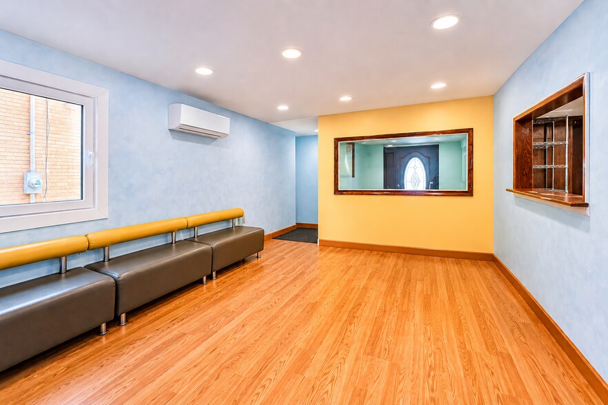 3767 Richmond Ave, Staten Island, NY à vendre - Photo du bâtiment - Image 3 de 12