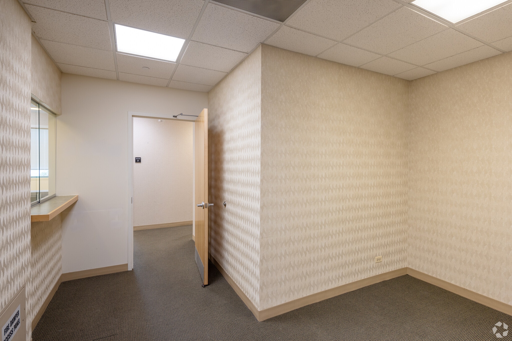 1445 N Hunt Club Rd, Gurnee, IL for lease Interior Photo- Image 1 of 2