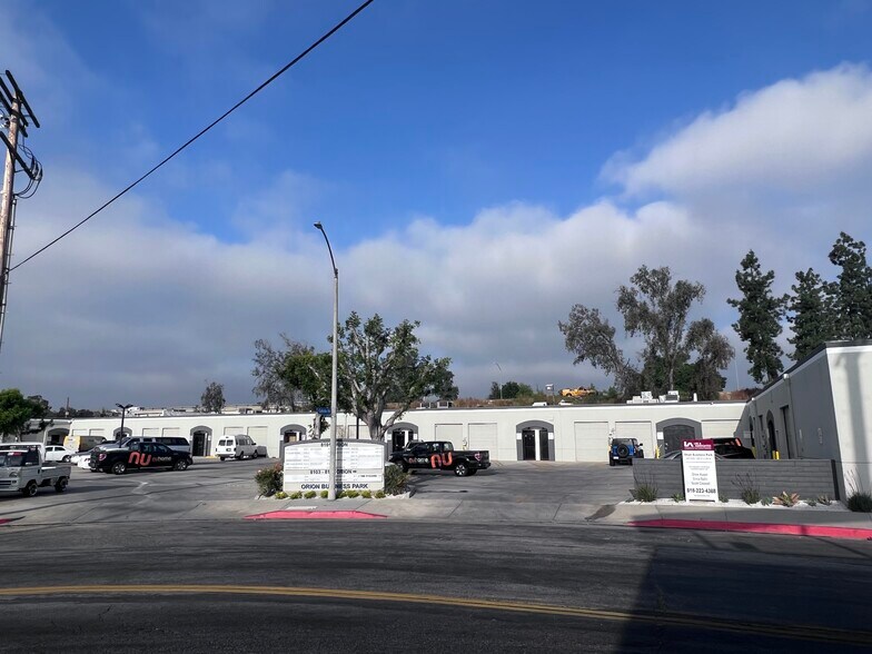 8101-8117 Orion Ave, Van Nuys, CA for lease - Building Photo - Image 3 of 10