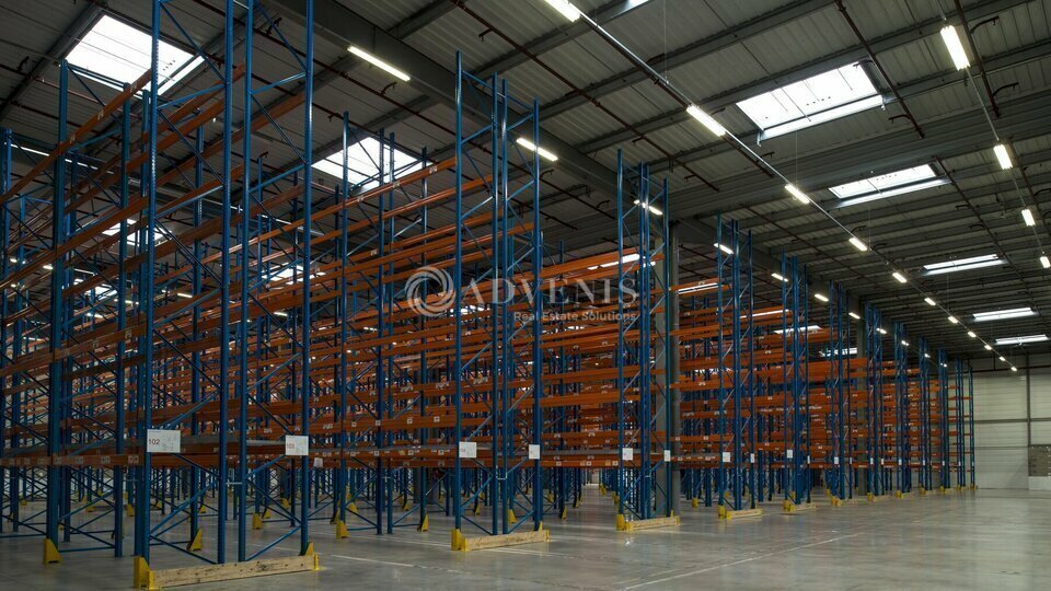 Industrial in Compans for lease - Interior Photo - Image 3 of 9