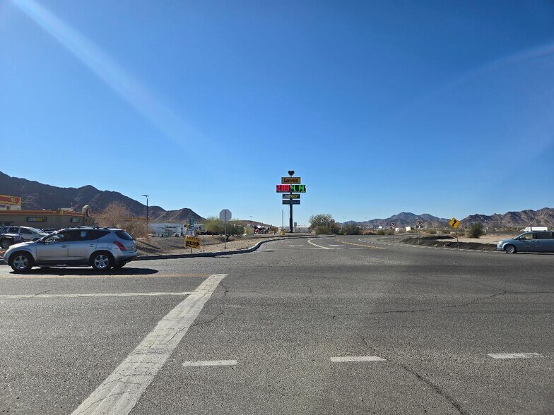 xxxx Quartzsite Ave, Quartzsite, AZ à vendre - Photo du bâtiment - Image 2 de 3