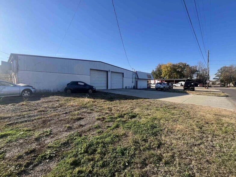 321 E 3rd St, Hope, AR à vendre - Photo du bâtiment - Image 2 de 2