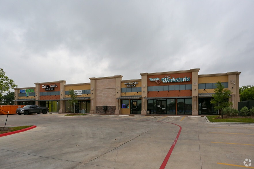 11330 Manchaca Rd, Austin, TX for lease - Primary Photo - Image 1 of 3