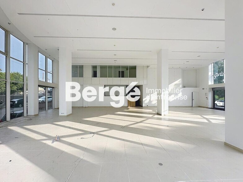 Retail in Le Cannet for sale - Interior Photo - Image 2 of 8
