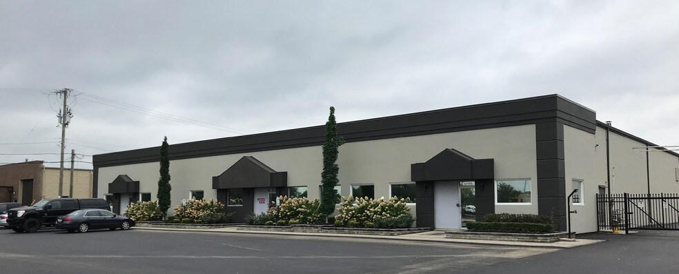 11731-11761 Levan Rd, Livonia, MI à louer - Photo du bâtiment - Image 1 de 1