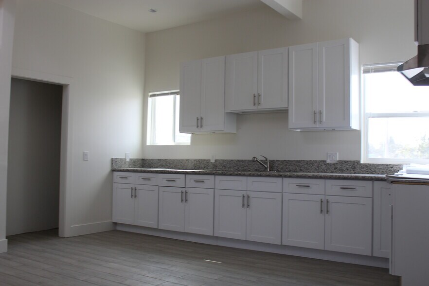 8317 Whittier Blvd, Pico Rivera, CA for lease - Interior Photo - Image 3 of 43