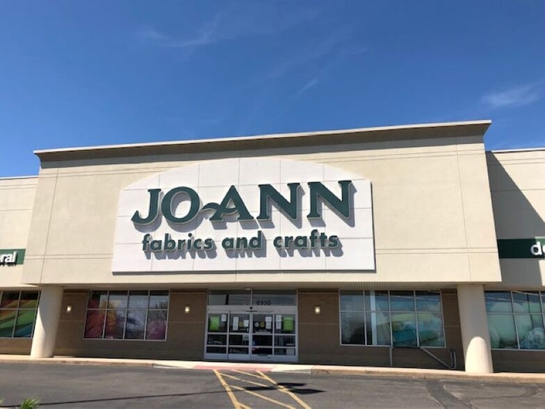 6920-6930 W Kellogg Dr, Wichita, KS for lease - Building Photo - Image 3 of 32