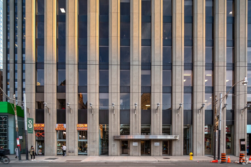 65 Queen St W, Toronto, ON à louer - Photo du bâtiment - Image 3 de 5