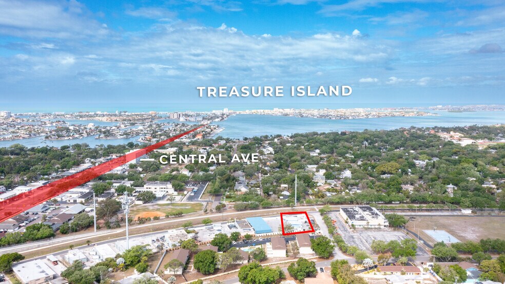 7030 Burlington Ave N, Saint Petersburg, FL à louer - Photo du bâtiment - Image 2 de 11