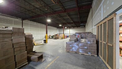 7790 Ch De La Côte-De-Liesse, Saint-Laurent, QC for lease Building Photo- Image 1 of 8