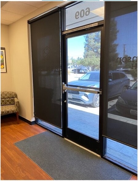 609-611 N Akers St, Visalia, CA for lease - Interior Photo - Image 3 of 19