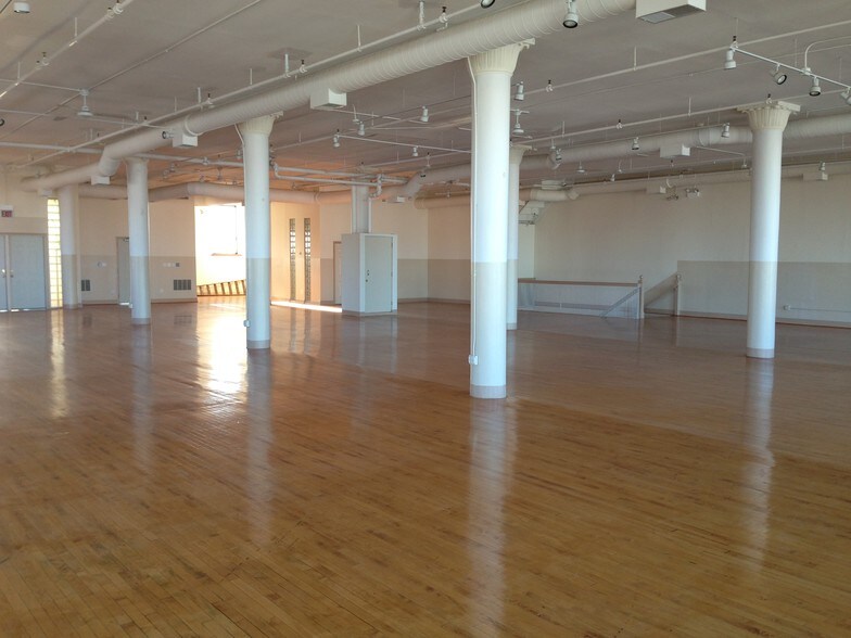 1288 N Hermitage Ave, Chicago, IL for lease - Interior Photo - Image 2 of 4