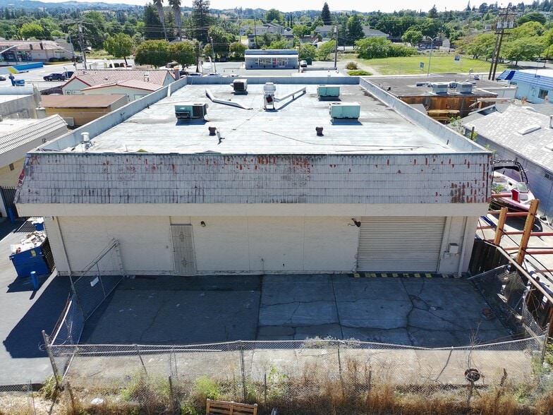 87 Center Ave, Pacheco, CA à louer - Photo du bâtiment - Image 2 de 4