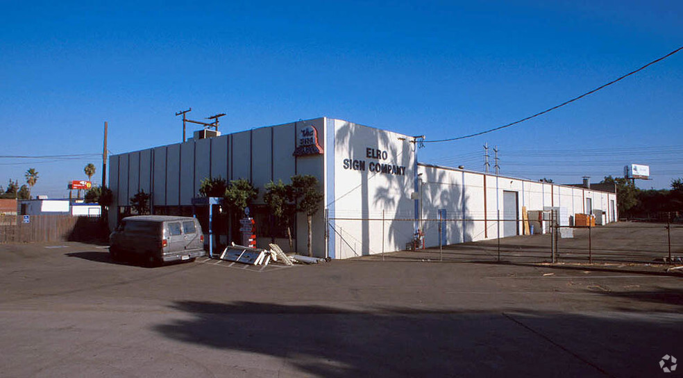 400 W Walnut St, Gardena, CA à louer - Photo du bâtiment - Image 2 de 4