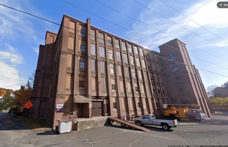 Plus de détails pour 33 S Main St, Terryville, CT - Industriel à vendre