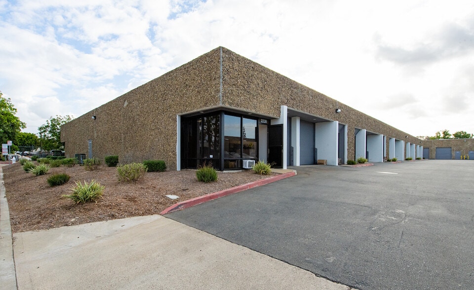 2223-2320 S Fairview St, Santa Ana, CA for lease - Building Photo - Image 3 of 10