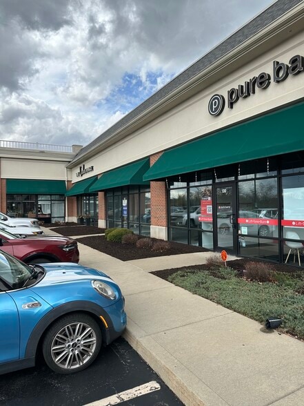 726 Carmel Dr, Carmel, IN for lease - Building Photo - Image 3 of 16