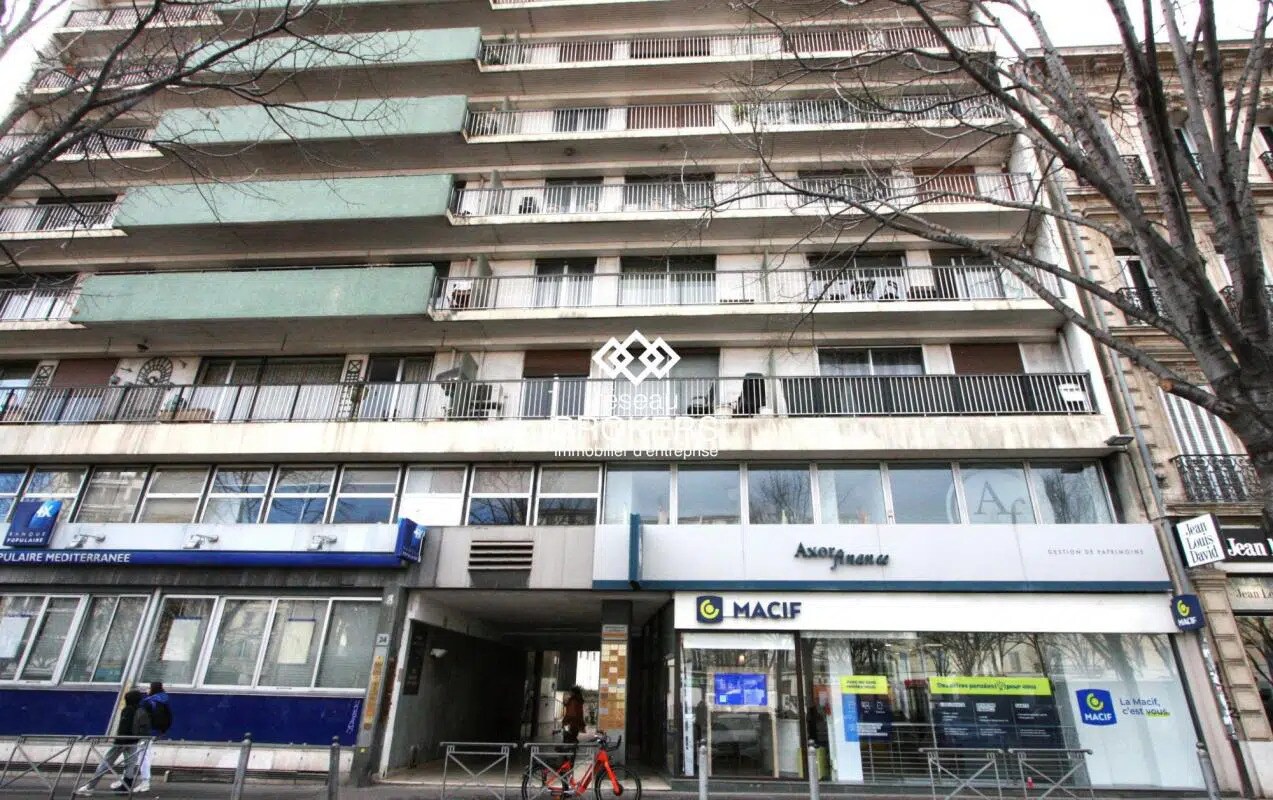 Flex in Marseille for sale Building Photo- Image 1 of 11