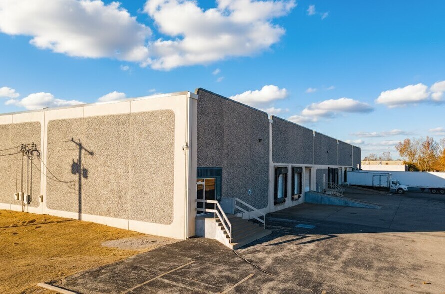 4210 Will Rogers Pky, Oklahoma City, OK à louer - Photo du bâtiment - Image 2 de 11