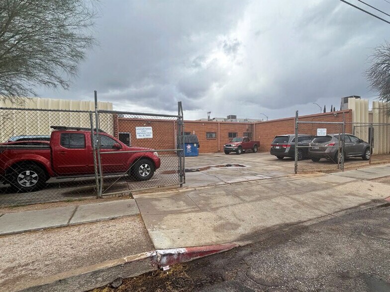 442 E 7th St, Tucson, AZ à vendre - Photo du bâtiment - Image 2 de 3