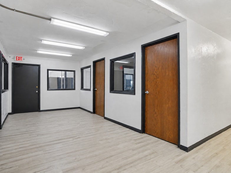 400 N Macarthur Blvd, Oklahoma City, OK for sale - Building Photo - Image 3 of 40