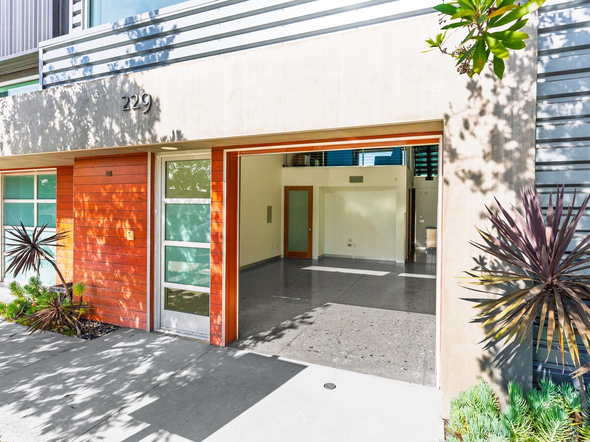 215-237 California St, El Segundo, CA 90245 - Unité 229 -  - Photo intérieure - Image 1 of 27